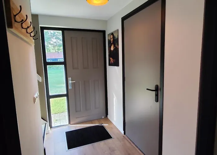 Morning Glory Salvia 度假居 *